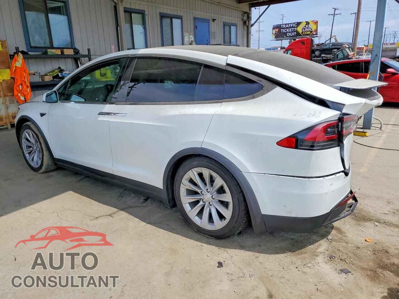 TESLA MODEL X 2020 - 5YJXCAE28LF236553