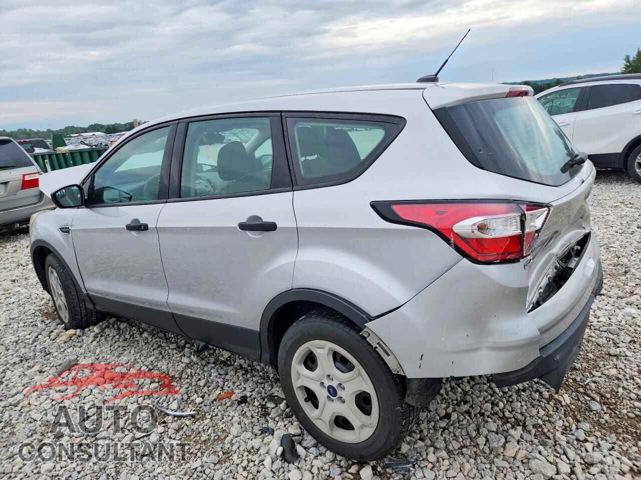FORD ESCAPE 2017 - 1FMCU0F78HUD59909