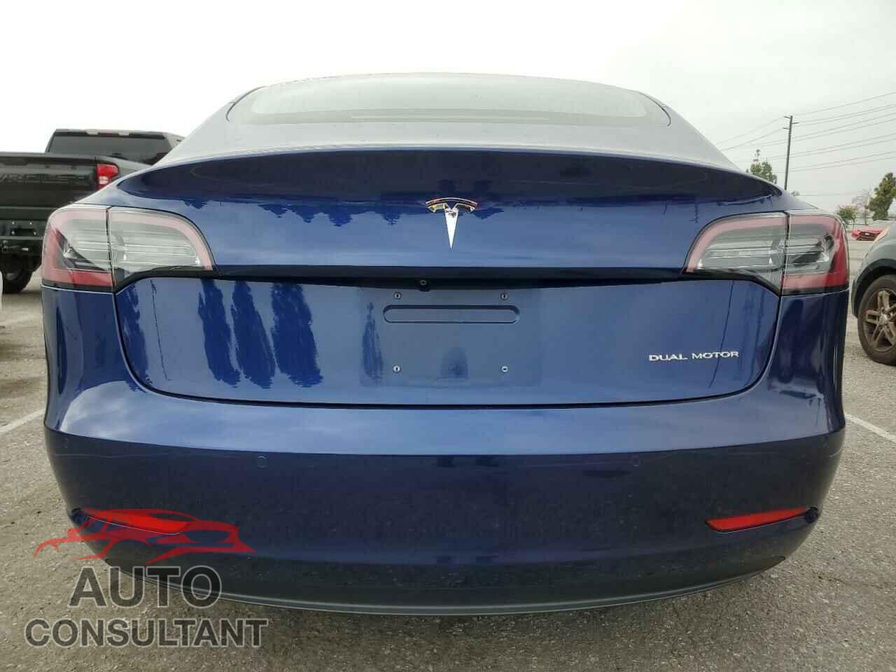 TESLA MODEL 3 2018 - 5YJ3E1EB5JF122189