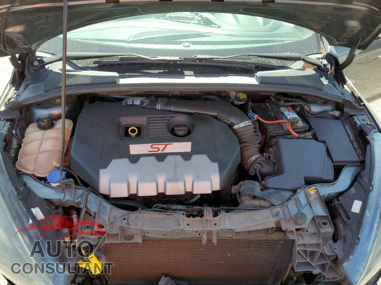 FORD FOCUS 2015 - 1FADP3L9XFL262002