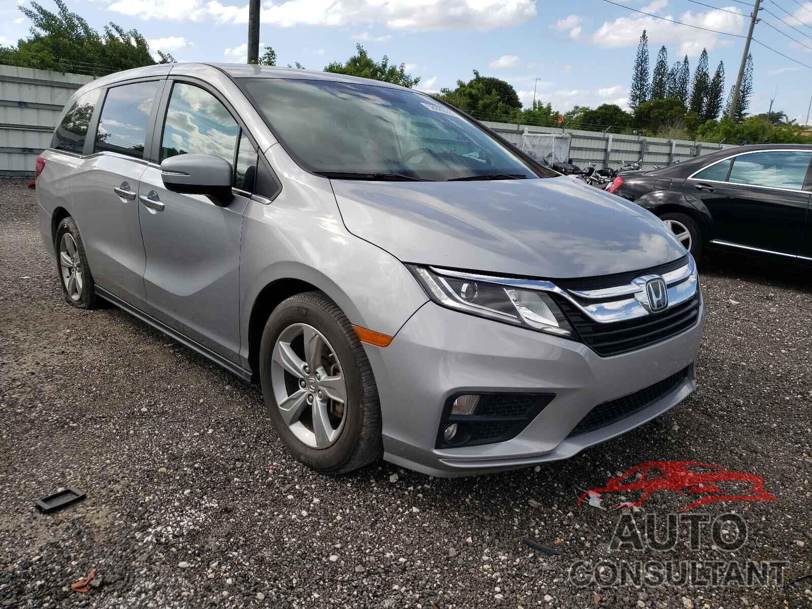 HONDA ODYSSEY 2018 - 5FNRL6H74JB018488