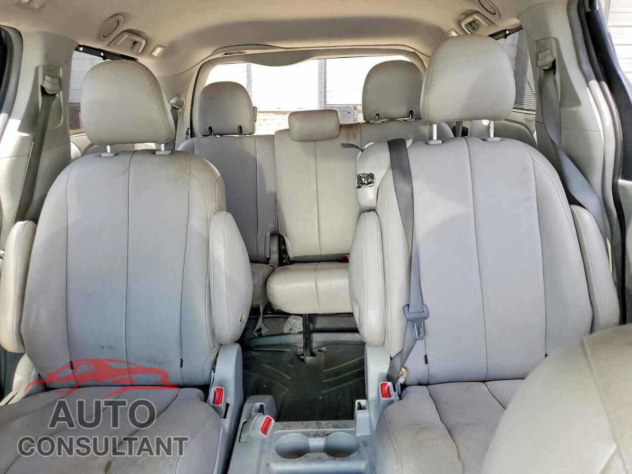 TOYOTA SIENNA 2011 - 5TDKK3DC9BS048718