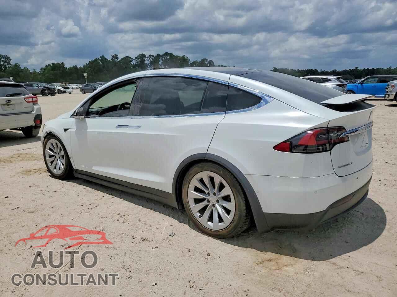 TESLA MODEL X 2017 - 5YJXCBE28HF049634