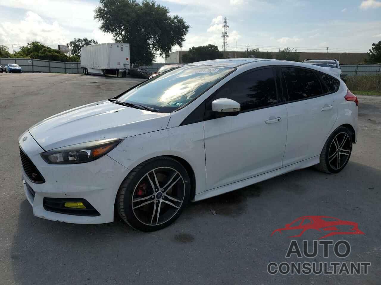 FORD FOCUS 2017 - 1FADP3L97HL256130