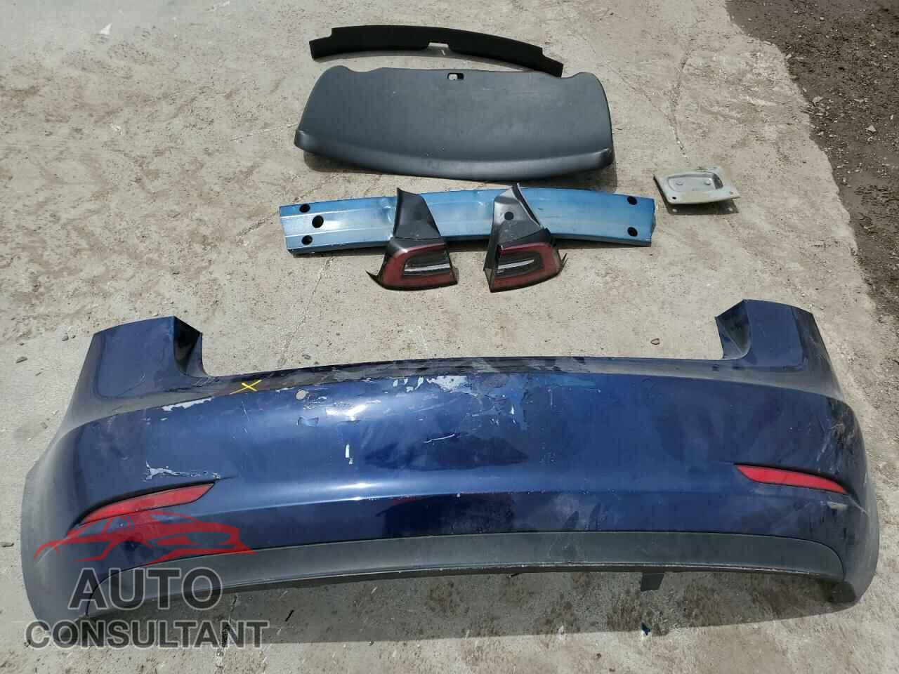TESLA MODEL 3 2022 - 5YJ3E1EA5NF285552