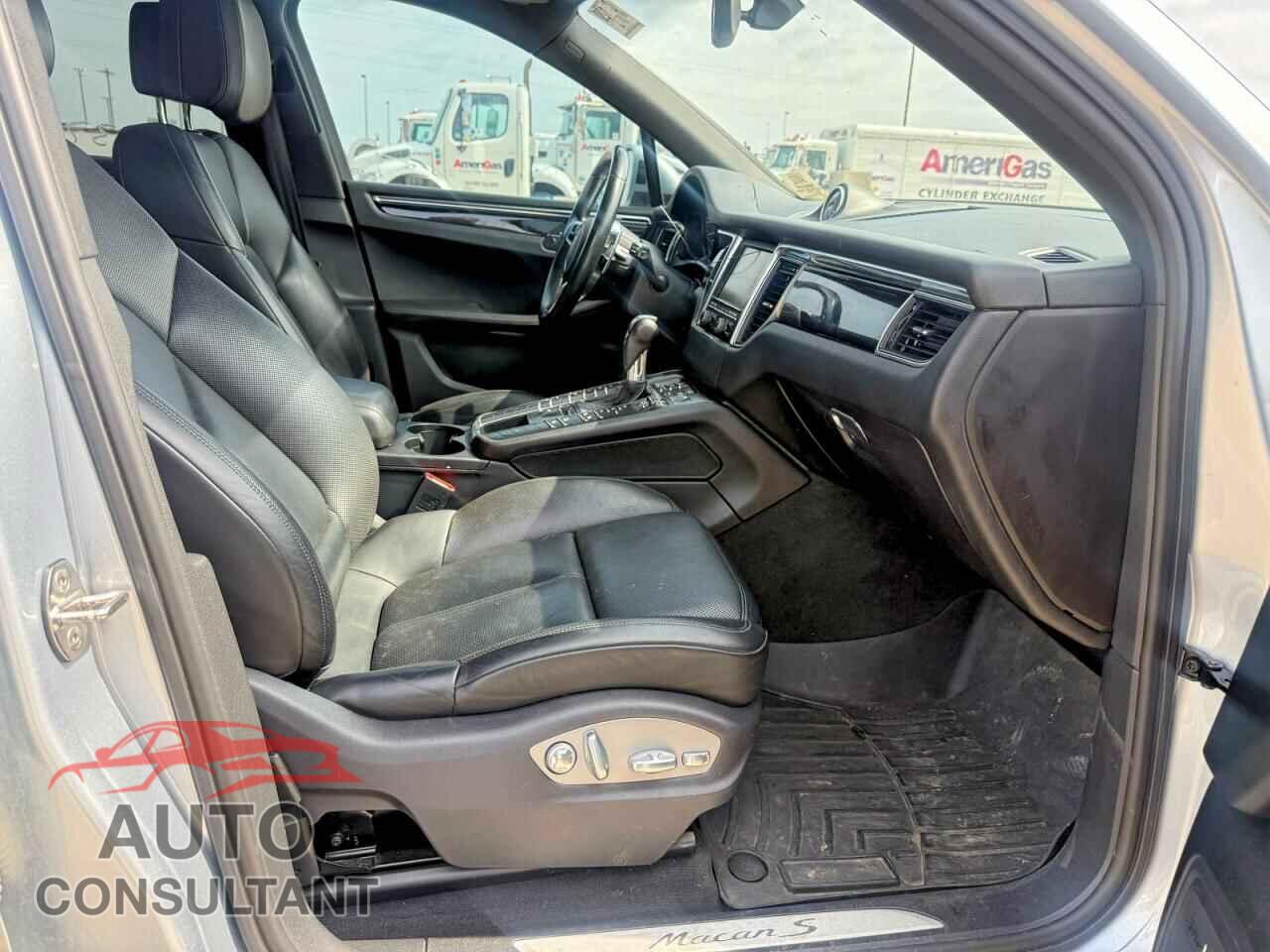 PORSCHE MACAN 2015 - WP1AB2A53FLB55393