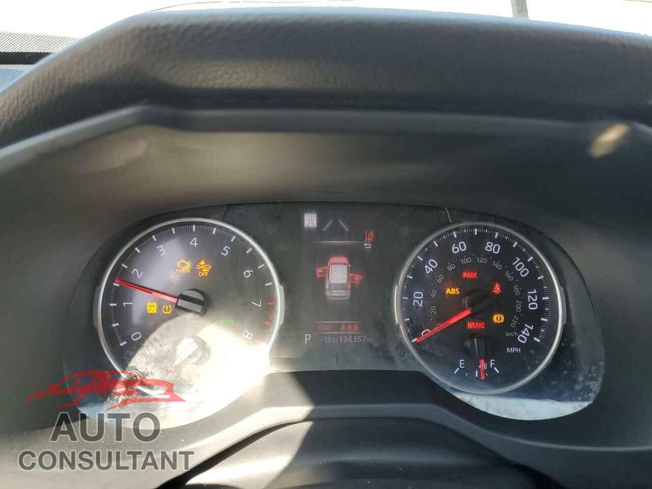 TOYOTA RAV4 2020 - JTMP1RFV2LD056442