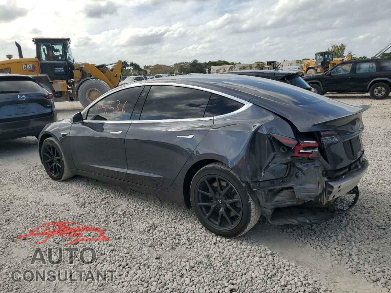 TESLA MODEL 3 2019 - 5YJ3E1EB2KF393860