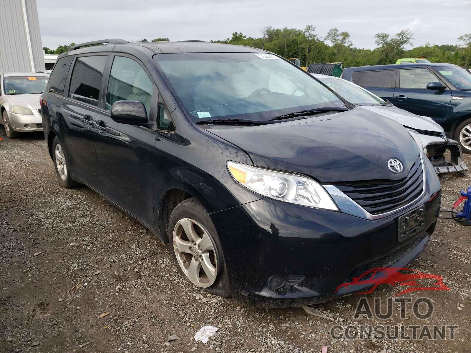 TOYOTA SIENNA 2017 - 5TDKZ3DC4HS822684