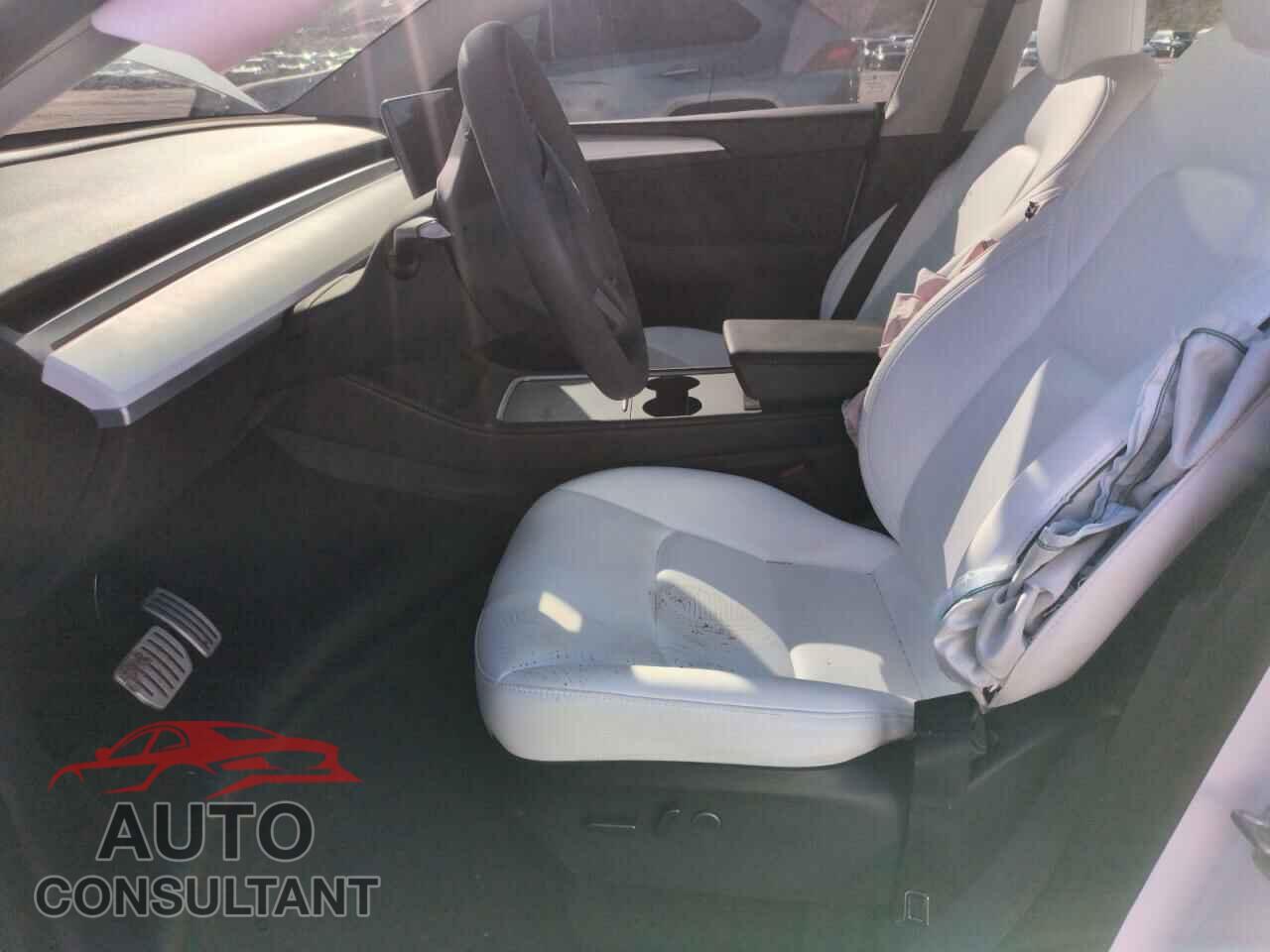 TESLA MODEL Y 2023 - 7SAYGDEF7PF850080
