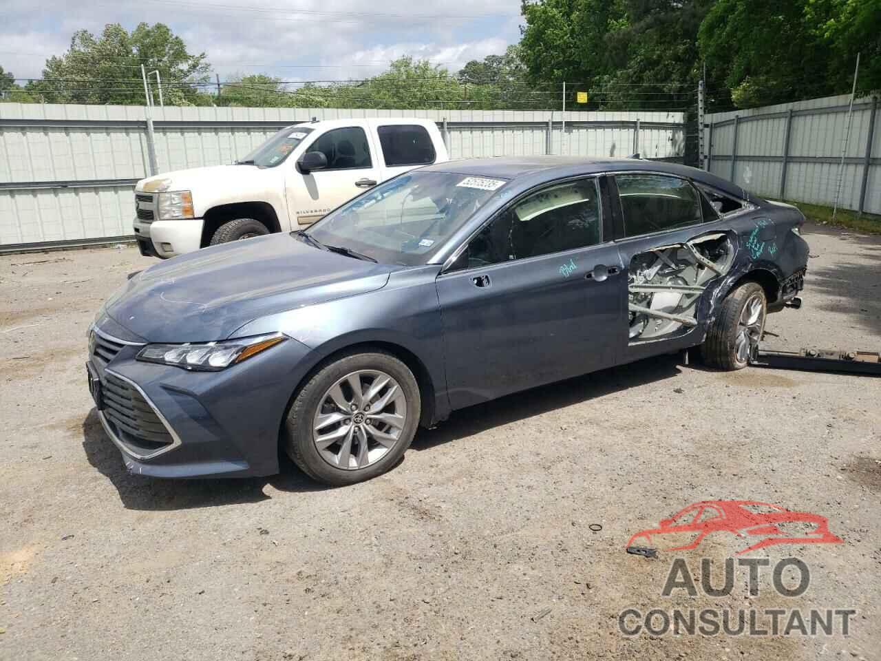TOYOTA AVALON 2022 - 4T1JZ1FB3NU083850