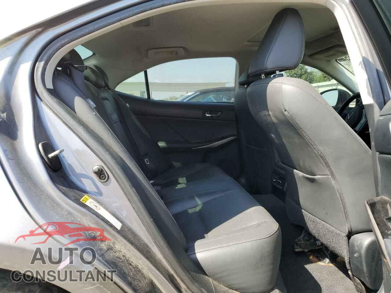 LEXUS IS 2015 - JTHBF1D28F5080621