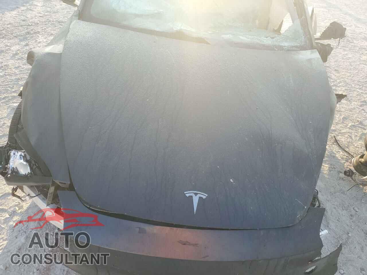 TESLA MODEL 3 2024 - 5YJ3E1EA7RF757613