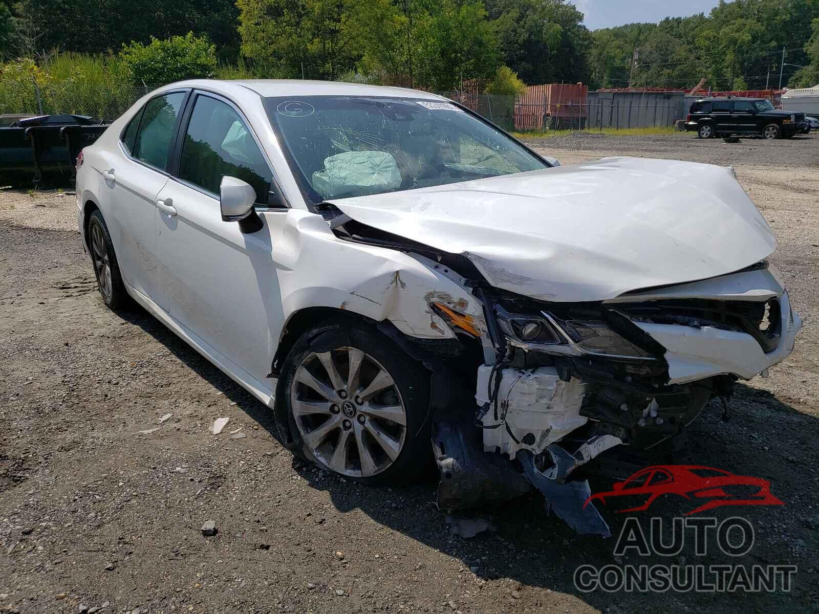 TOYOTA CAMRY 2018 - 4T1B11HK2JU539159