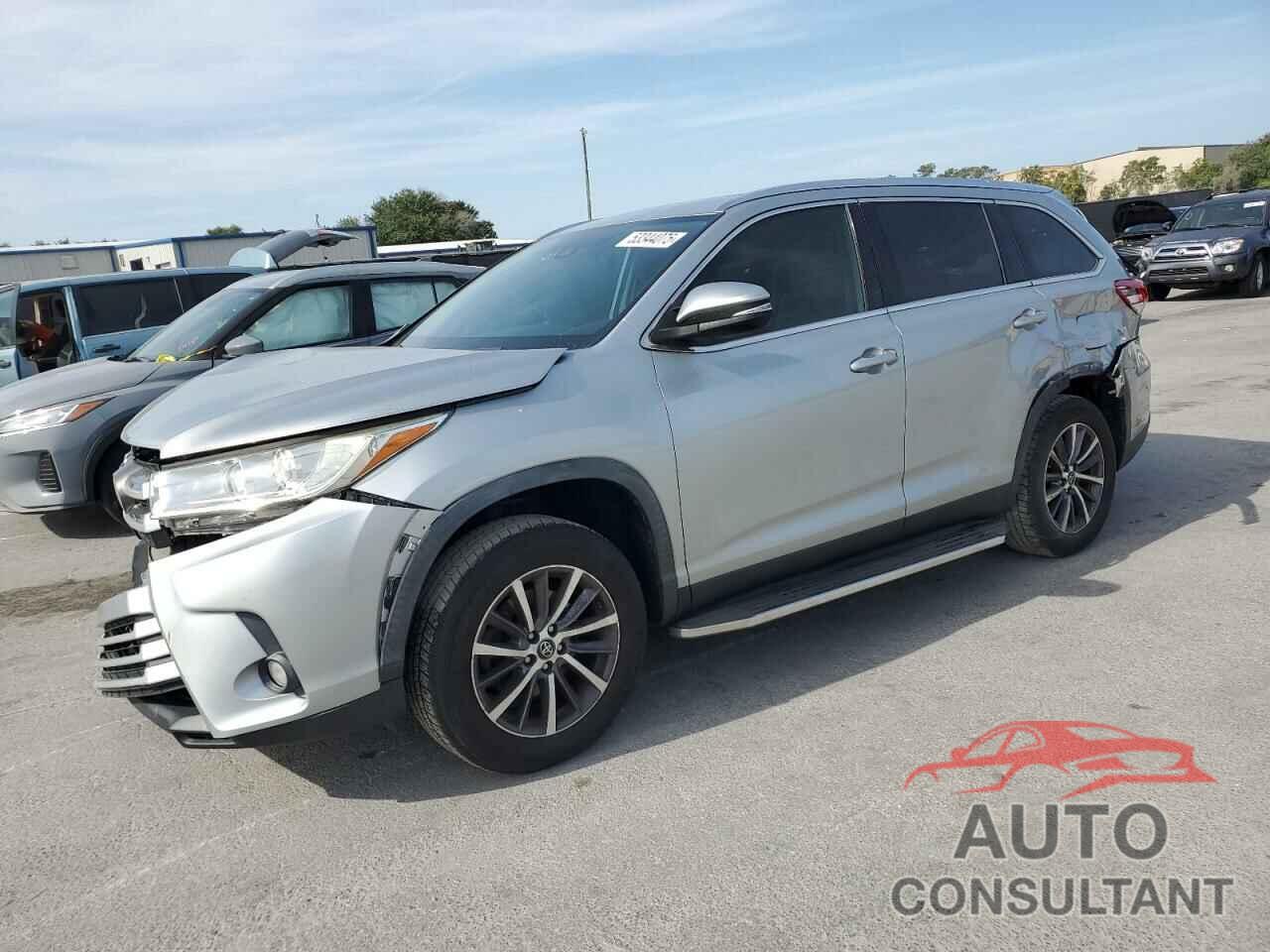 TOYOTA HIGHLANDER 2019 - 5TDKZRFH0KS569107
