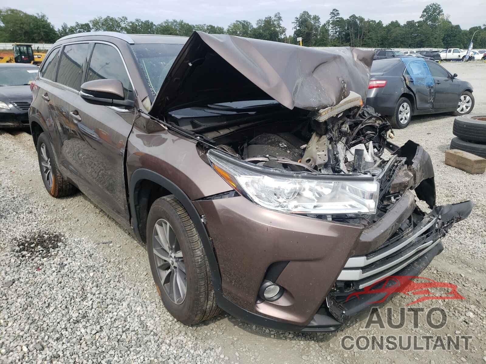 TOYOTA HIGHLANDER 2018 - 5TDKZRFH8JS279602