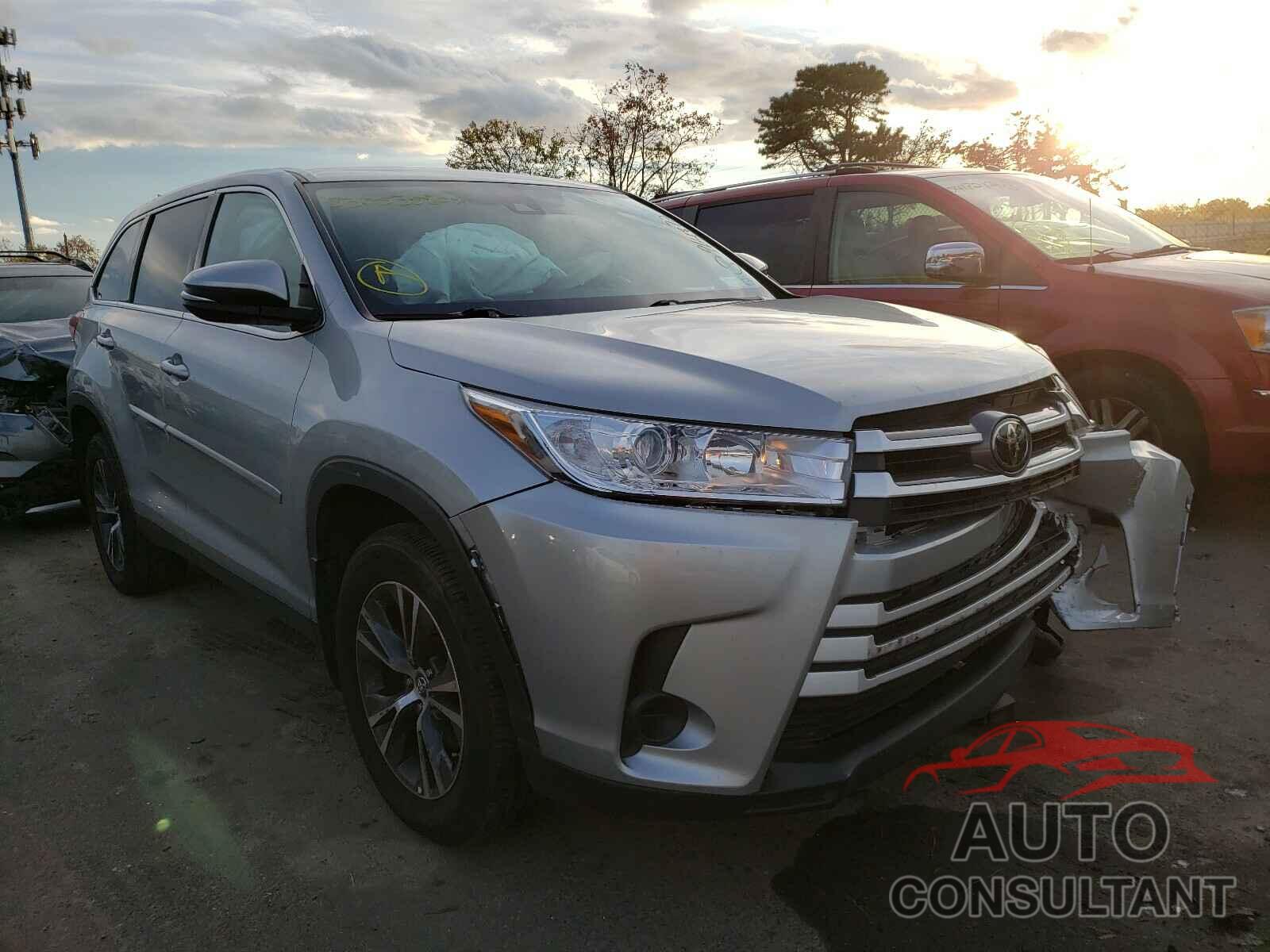 TOYOTA HIGHLANDER 2019 - 5TDBZRFH9KS964872