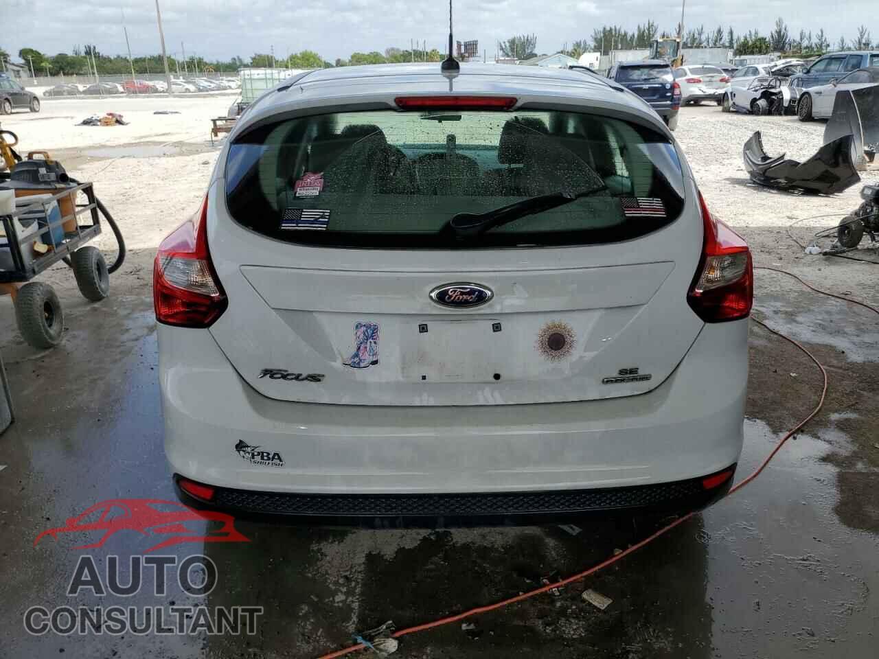 FORD FOCUS 2014 - 1FADP3K27EL426812