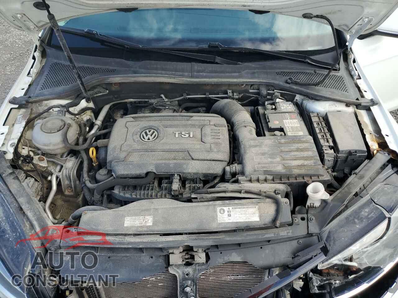 VOLKSWAGEN GOLF 2018 - 3VWE17AU2JM273529