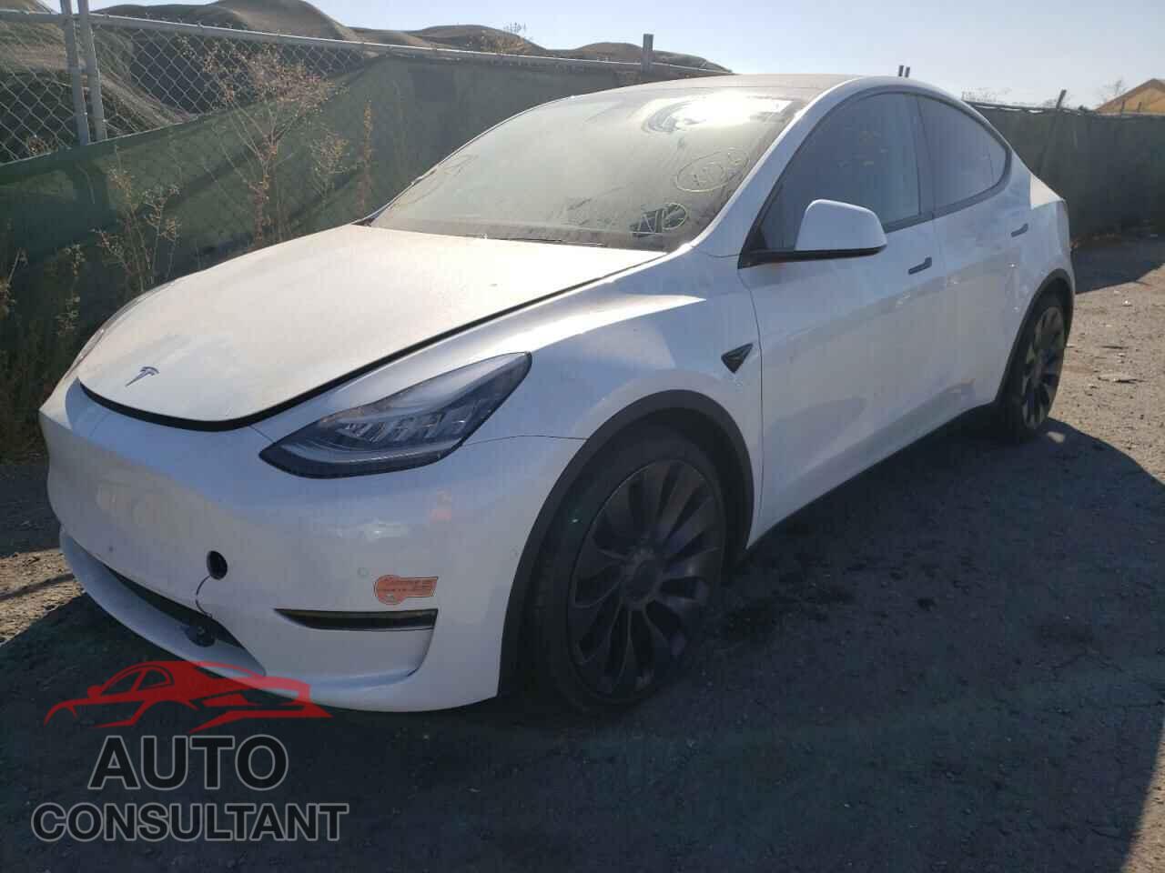 TESLA MODEL Y 2020 - 5YJYGDEF2LF033705