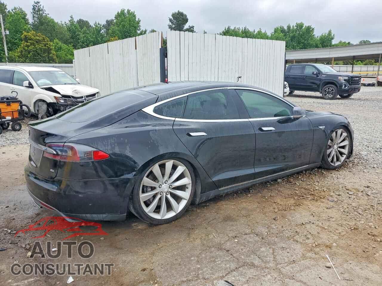 TESLA MODEL S 2013 - 5YJSA1CN6DFP15634