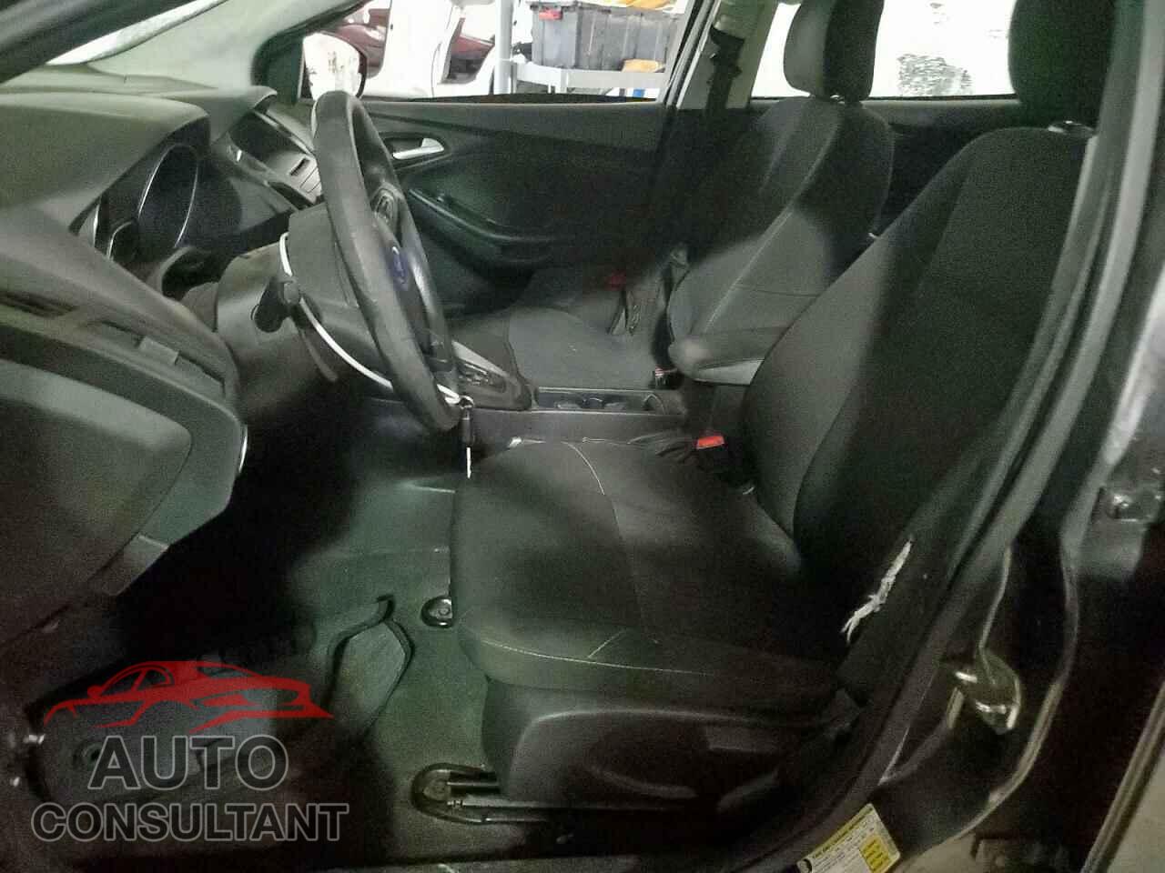 FORD FOCUS 2015 - 1FADP3F25FL205902