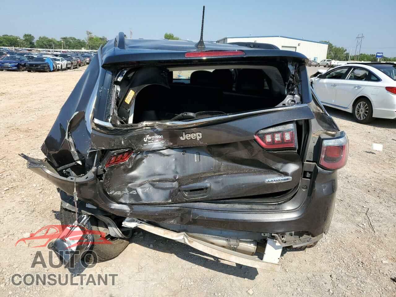 JEEP COMPASS 2018 - 3C4NJDBB2JT253172