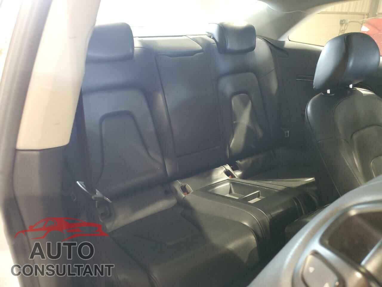 AUDI A5 2012 - WAULFAFR1CA019613