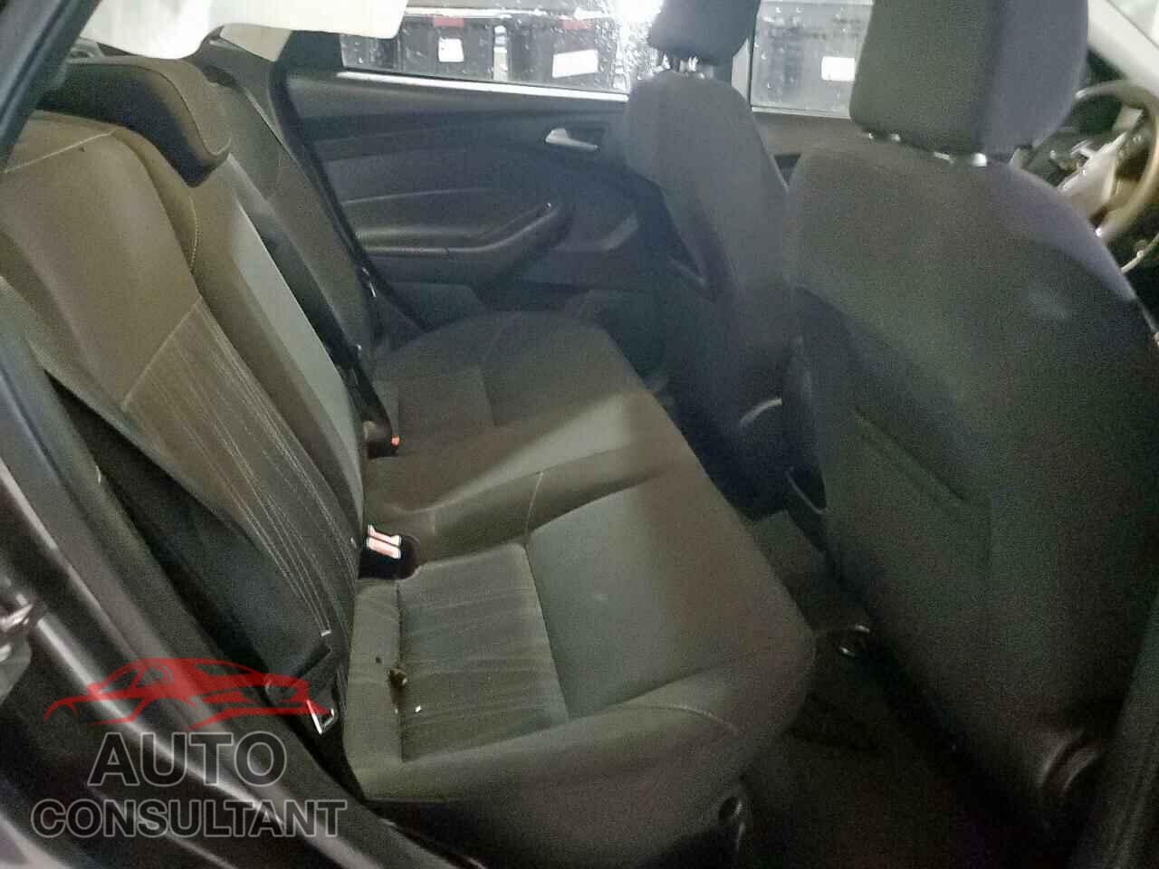 FORD FOCUS 2015 - 1FADP3F25FL205902