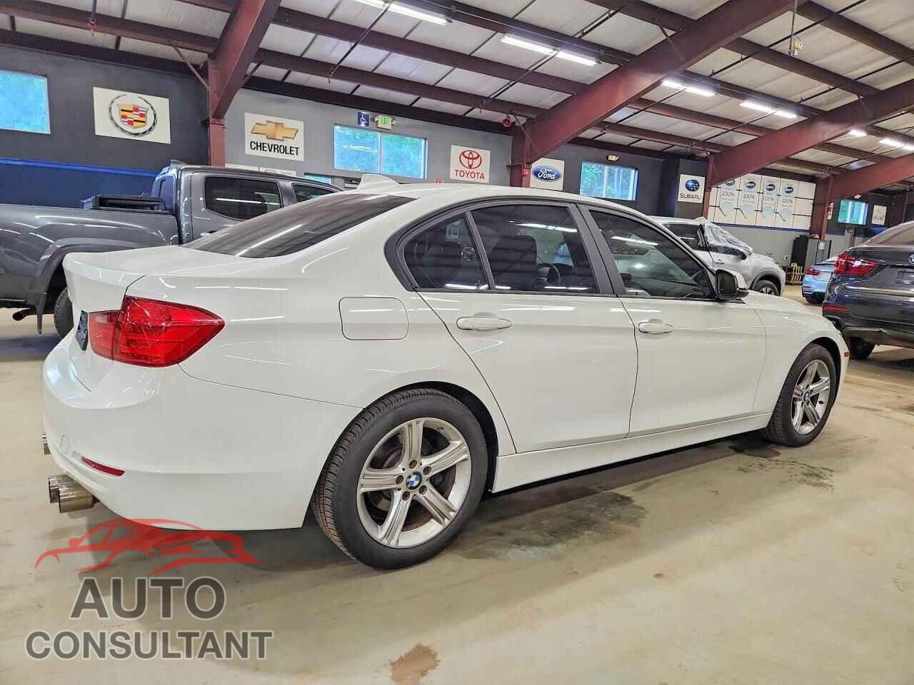 BMW 3 SERIES 2013 - WBA3B5C54DF596337