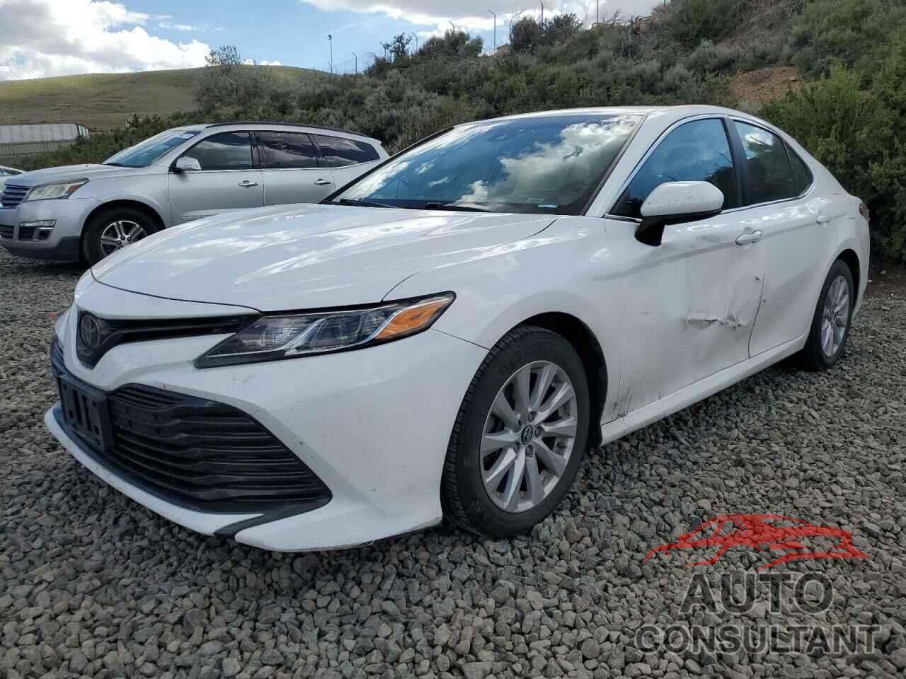 TOYOTA CAMRY 2018 - 4T1B11HK7JU566549