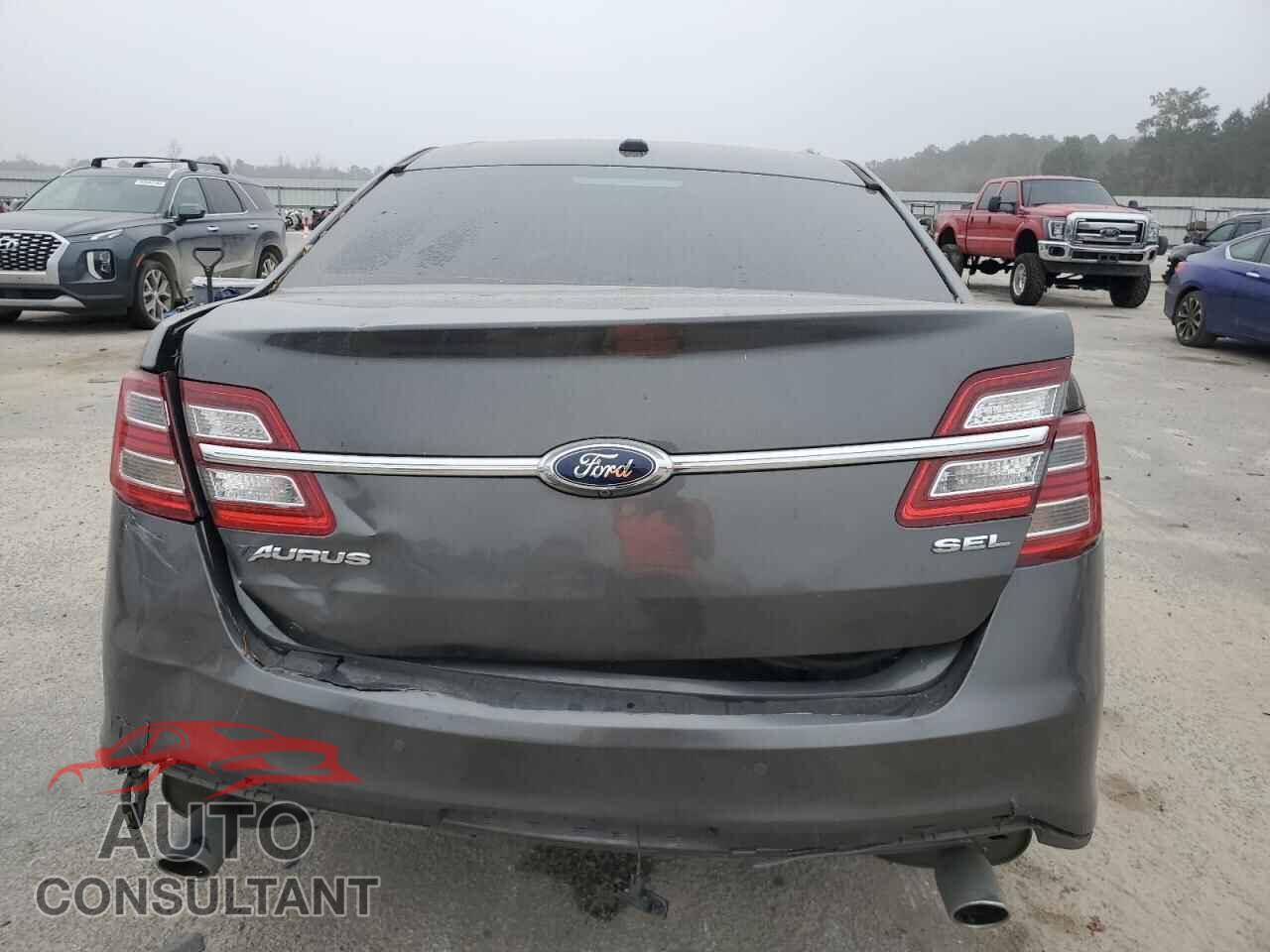 FORD TAURUS 2015 - 1FAHP2E89FG147934