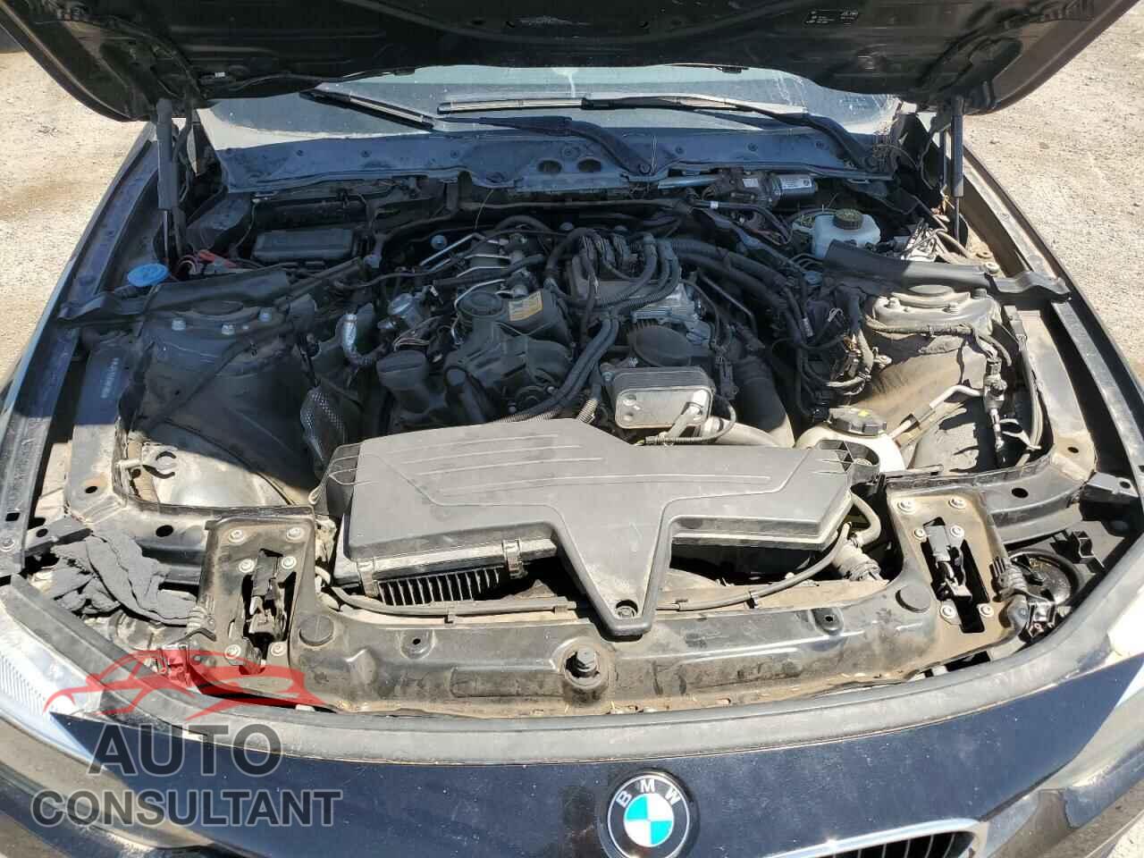 BMW 3 SERIES 2016 - WBA8E1G52GNU11860
