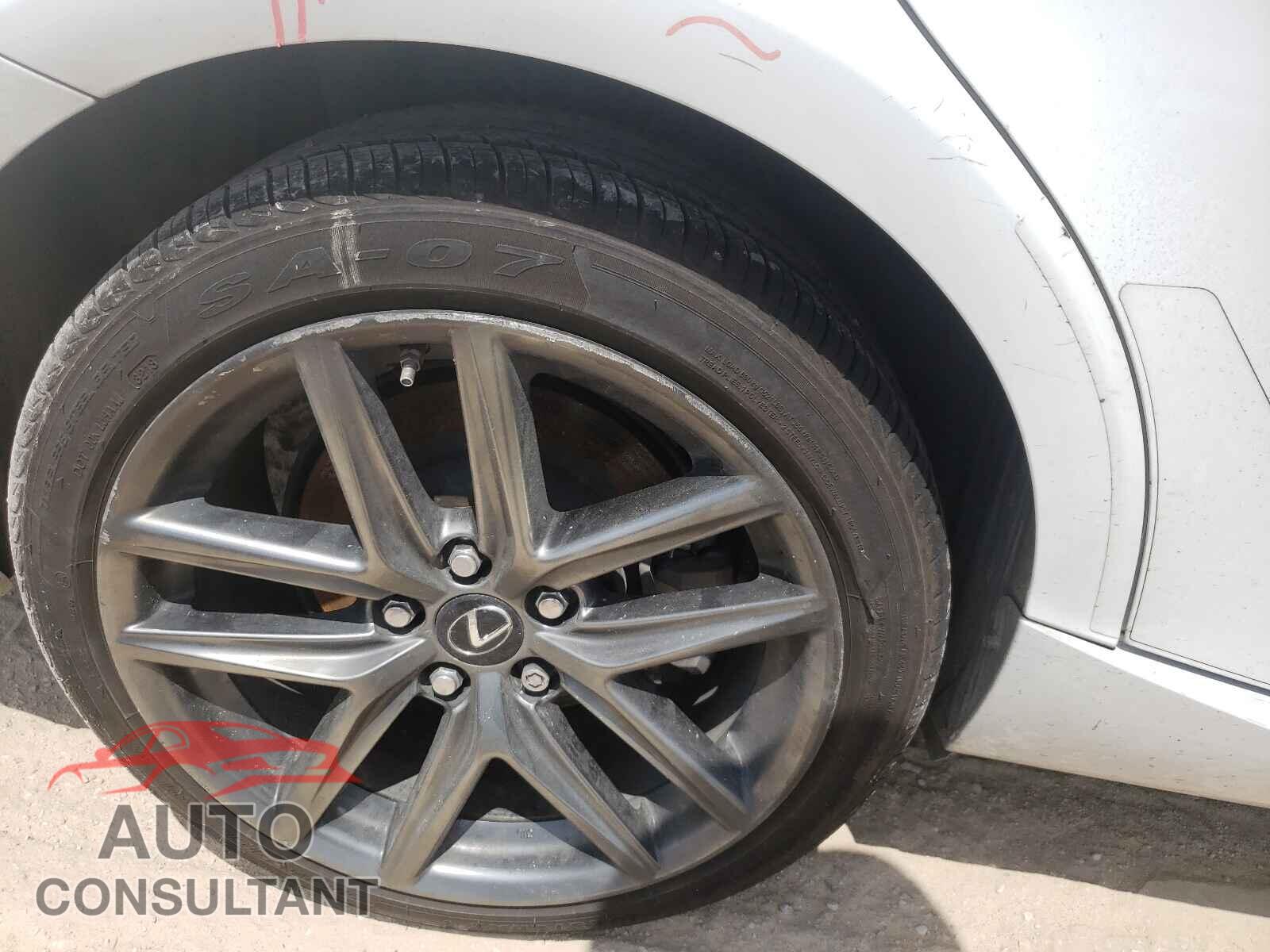 LEXUS IS 2017 - JTHBE1D2XH5031152