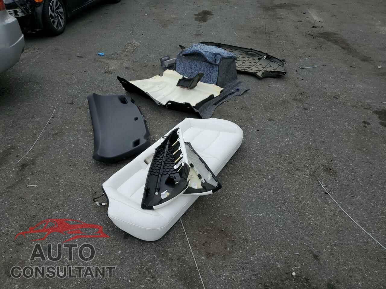 TESLA MODEL 3 2018 - 5YJ3E1EB2JF101106