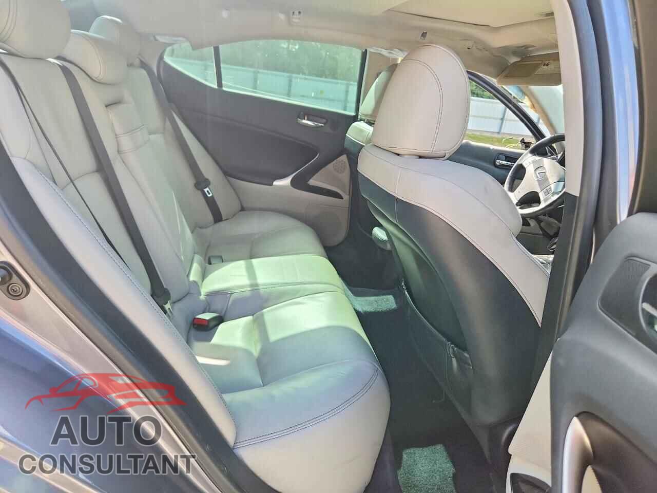 LEXUS IS 2012 - JTHBF5C27C5176020