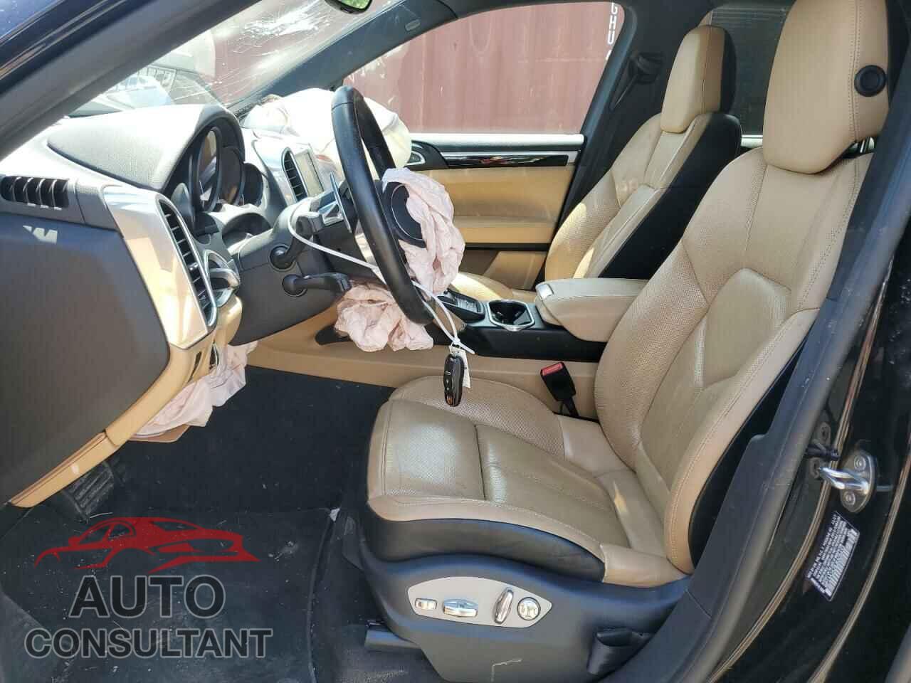 PORSCHE CAYENNE 2018 - WP1AA2A28JKA05433
