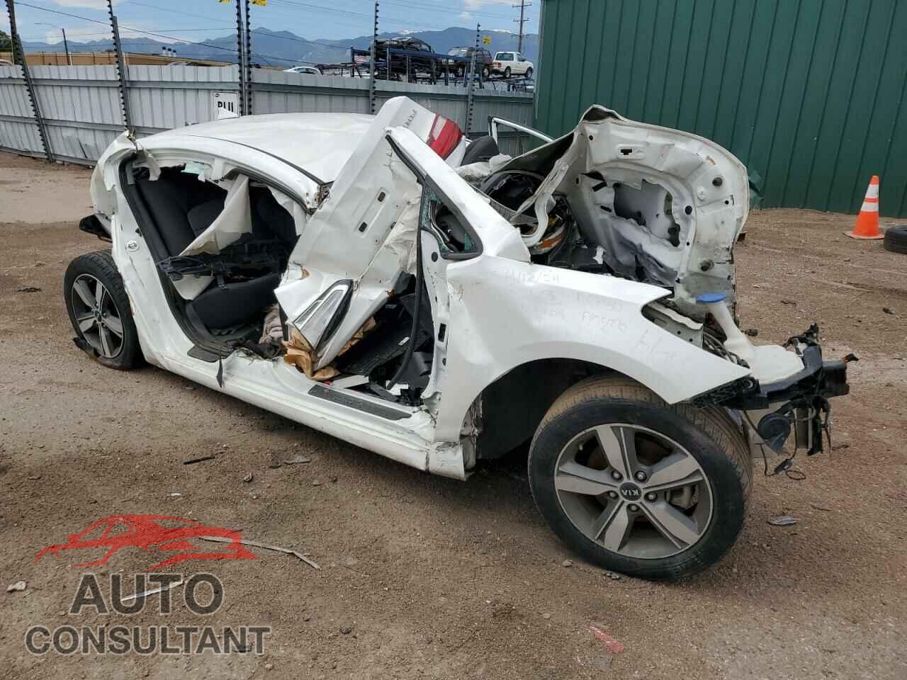KIA FORTE 2018 - 3KPFL4A74JE171704