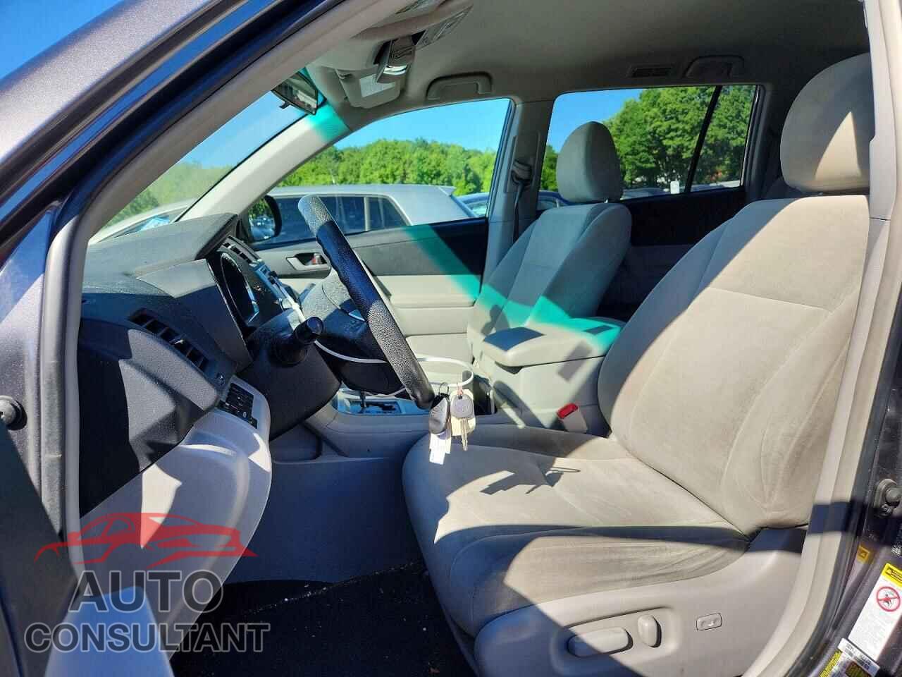 TOYOTA HIGHLANDER 2013 - 5TDBK3EH8DS197361