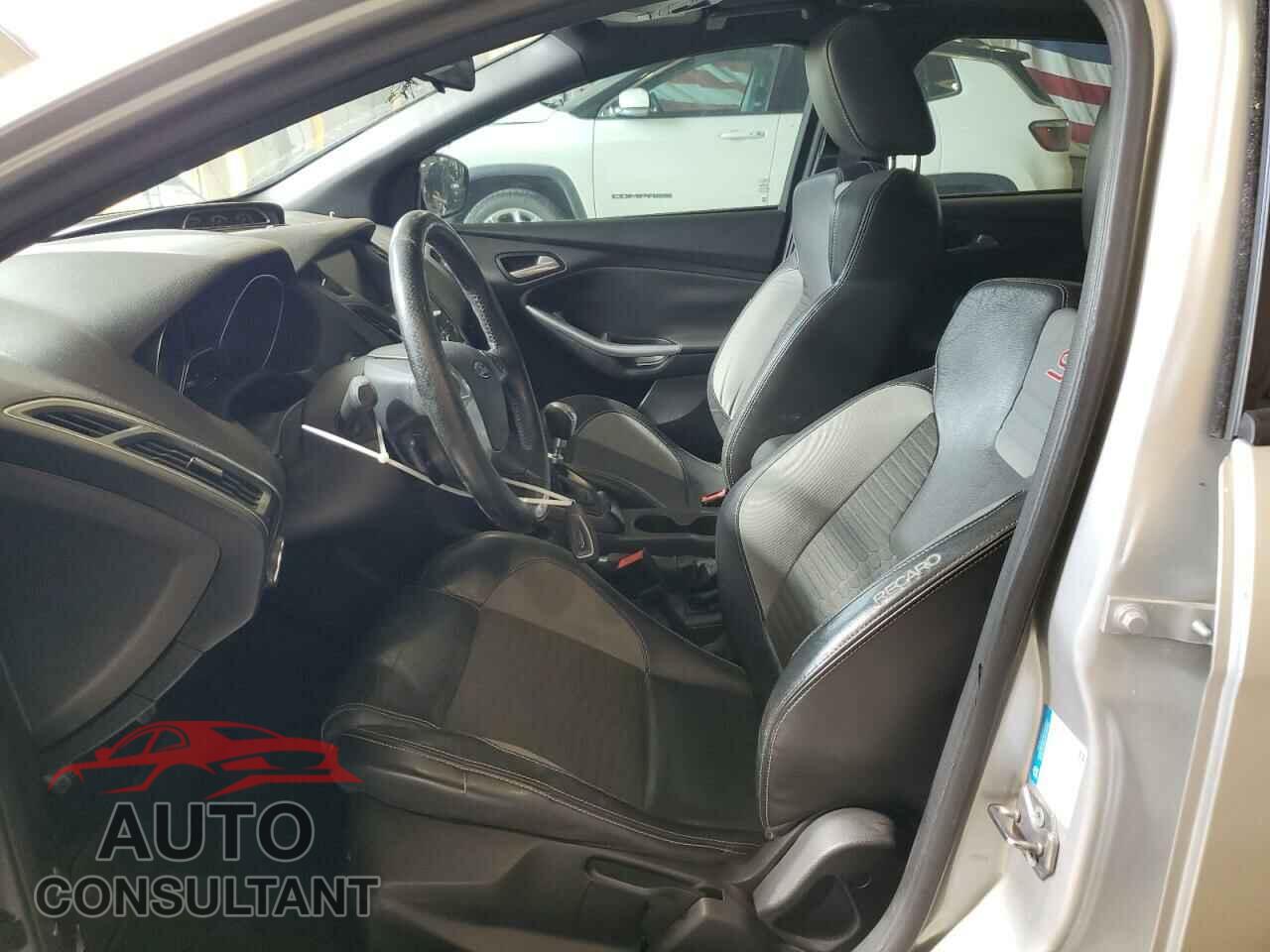 FORD FOCUS 2013 - 1FADP3L92DL126301