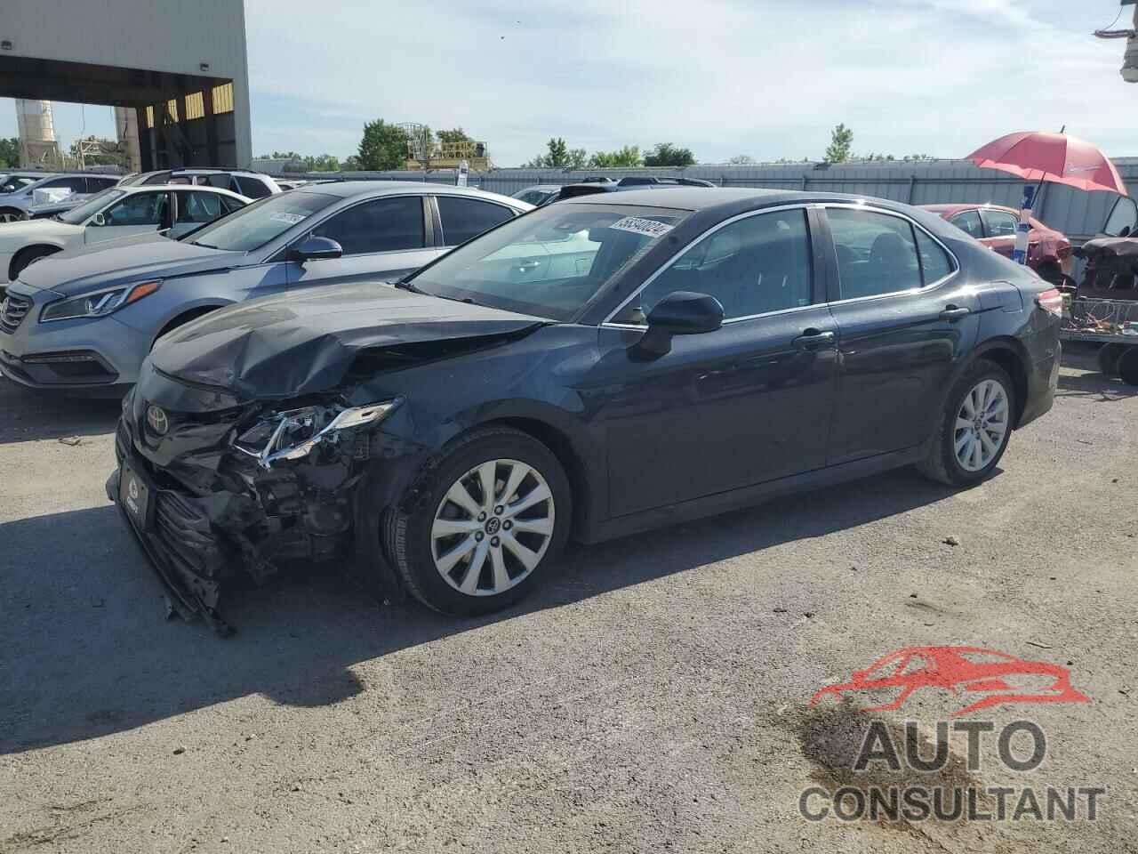 TOYOTA CAMRY 2018 - 4T1B11HK7JU626023