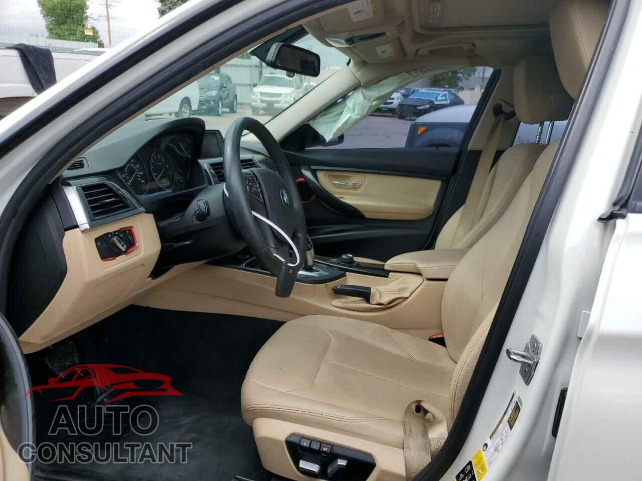 BMW 3 SERIES 2017 - WBA8A3C54HK691409