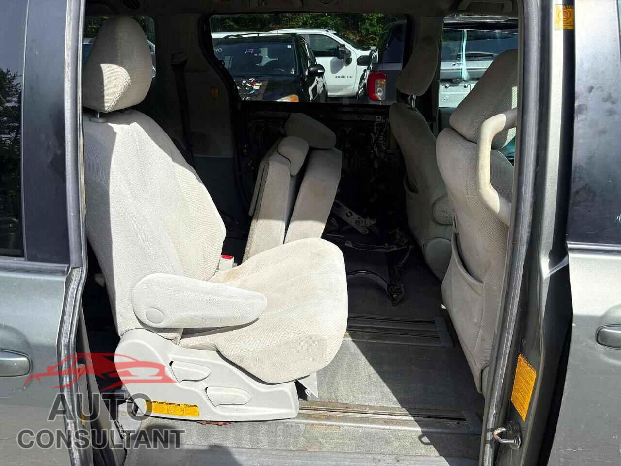 TOYOTA SIENNA 2012 - 5TDKK3DC8CS240357