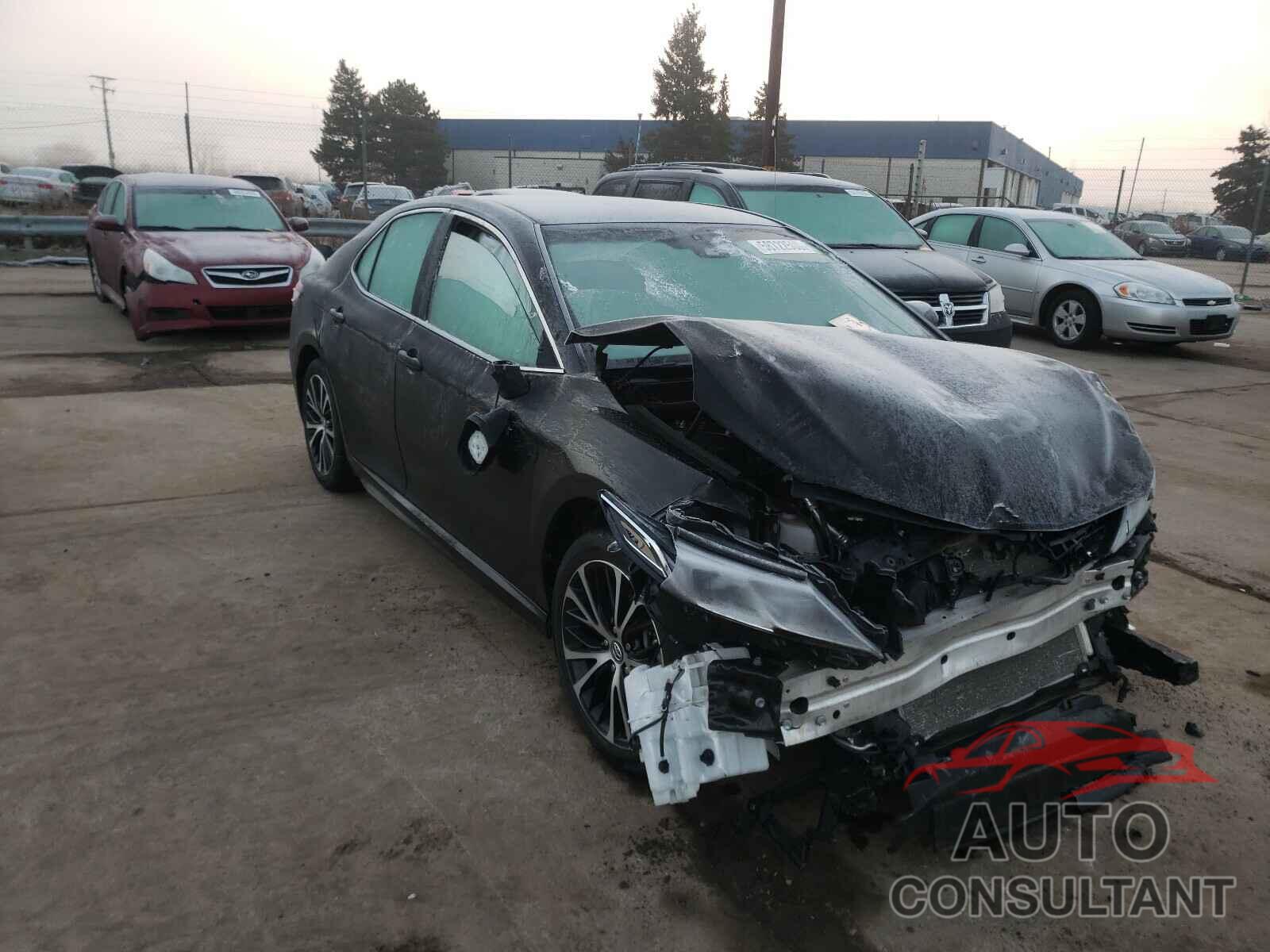 TOYOTA CAMRY 2018 - 4T1B11HK0JU657291