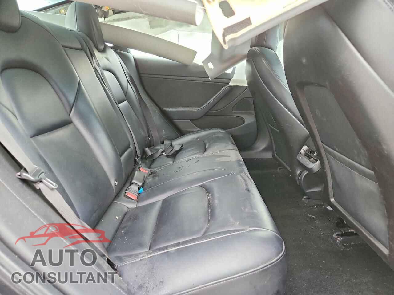 TESLA MODEL 3 2018 - 5YJ3E1EB3JF181354