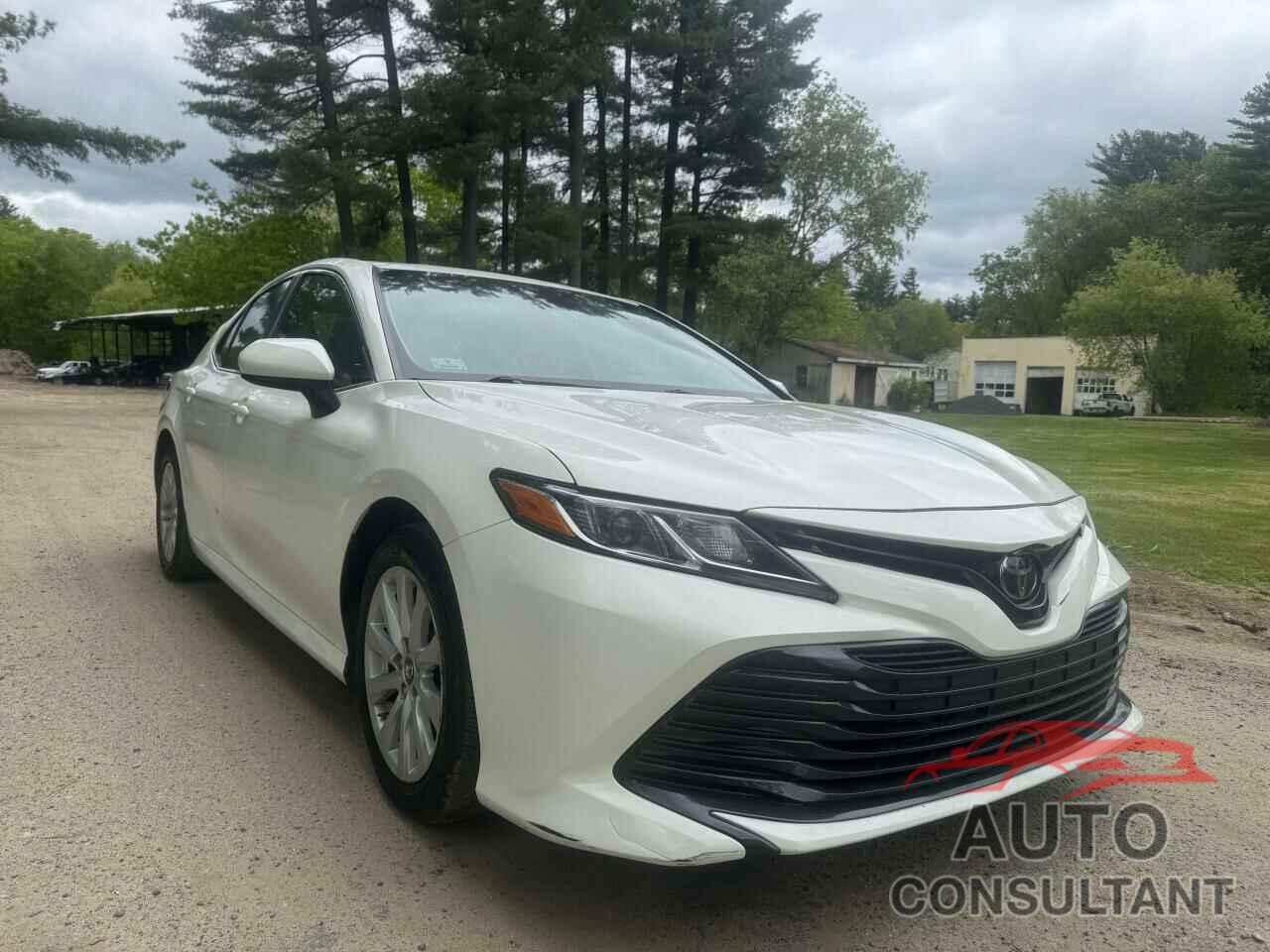 TOYOTA CAMRY 2018 - 4T1B11HK0JU079807