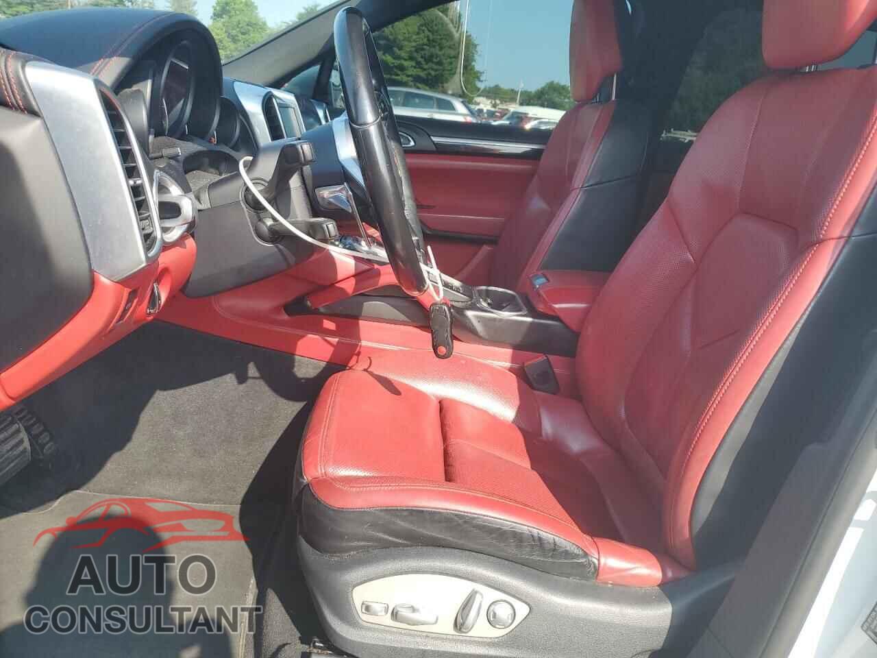 PORSCHE CAYENNE 2017 - WP1AA2A24HKA81676