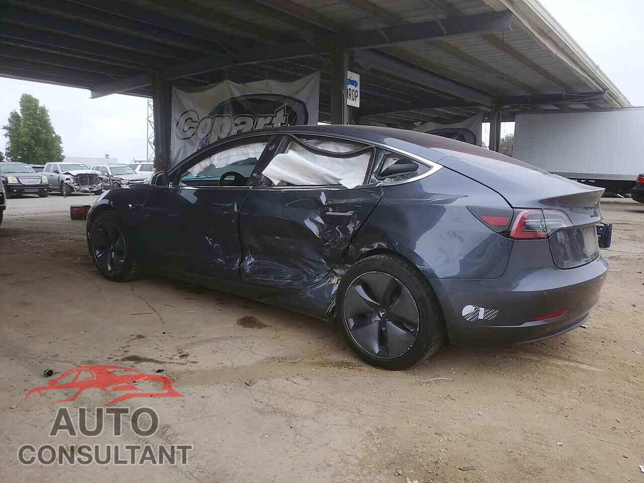 TESLA MODEL 3 2018 - 5YJ3E1EB4JF129005