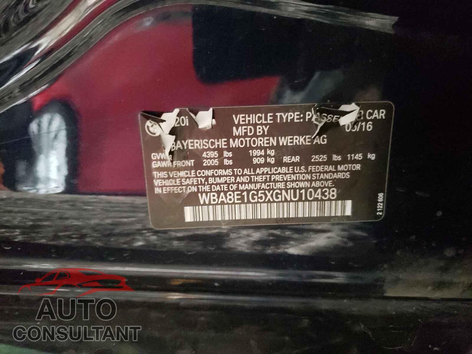 BMW 3 SERIES 2016 - WBA8E1G5XGNU10438