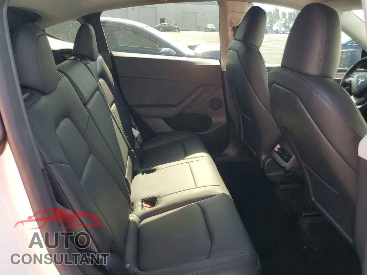TESLA MODEL Y 2024 - 7SAYGDED6RF109727